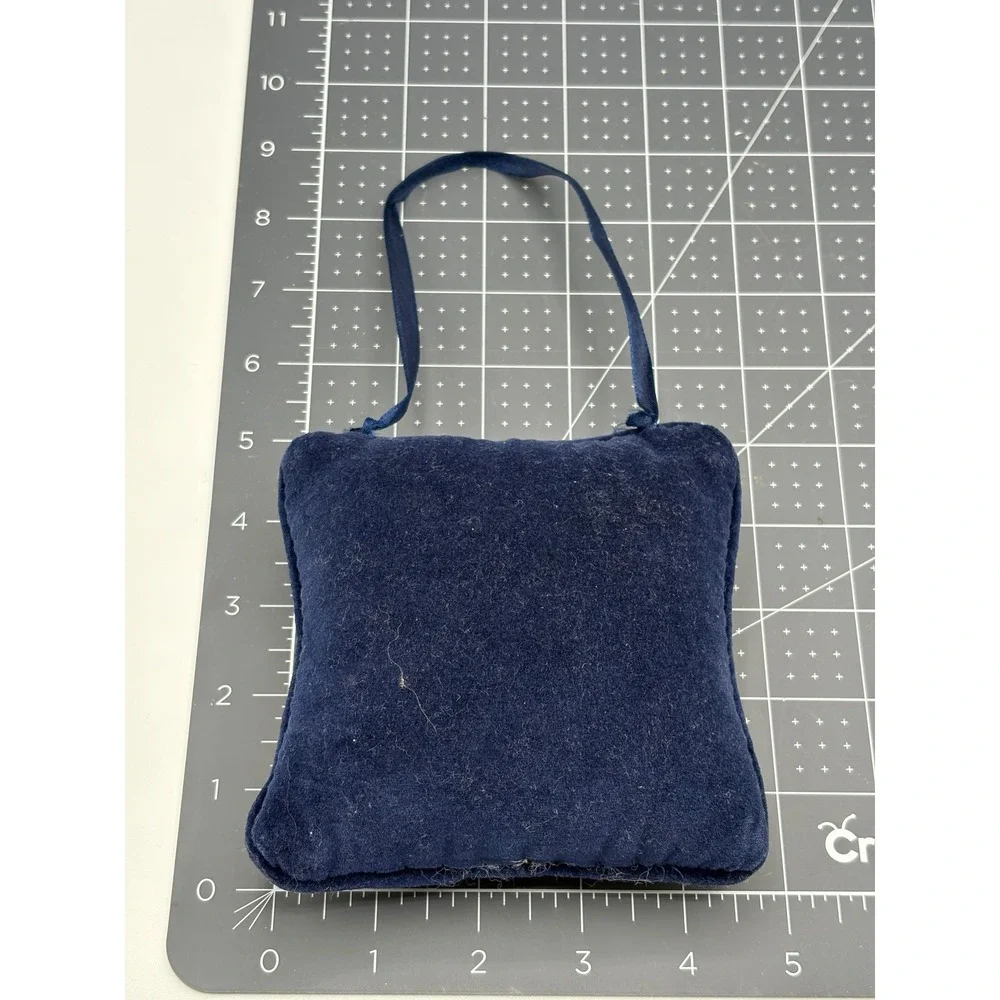 N/A handcrafted needlepoint